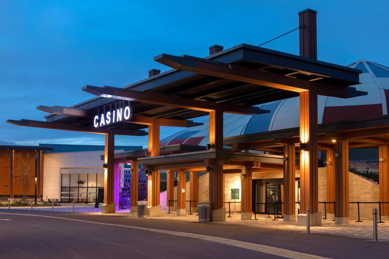 Great Blue Heron Hotel Port Perry Exterior foto